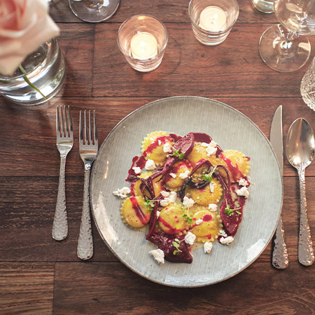 Hochzeitsfotos Bamberg Hochzeitsessen am gedeckten Tisch